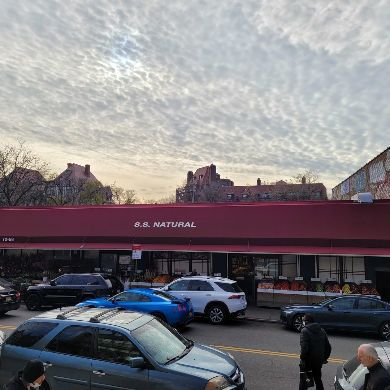 SS Natural market, Forest Hills