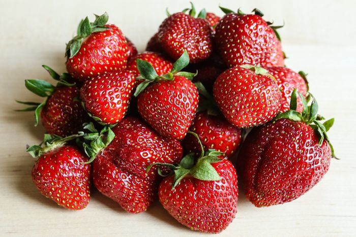 Harrys Berries Strawberry Preserves - 8.9 Ounces