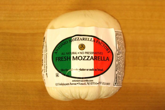 Antonio Mozzarella, Fresh Mozzarella (8oz)