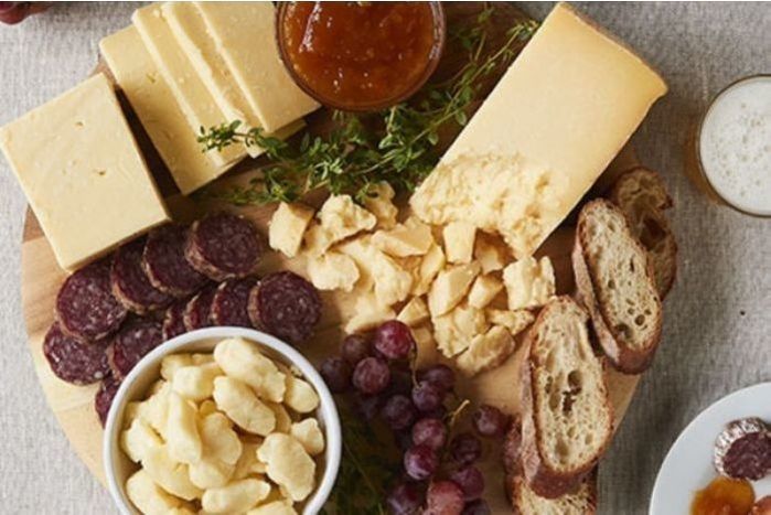 Cheddar Lover's Platter Gift Box 