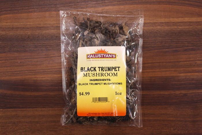 Dried Black Trumpet Mushrooms (1oz)
