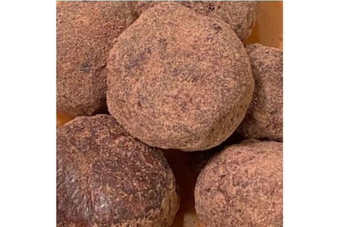 Ranje Fwaye Haitian Coco Balls (Boul Chokola) 6 Pcs