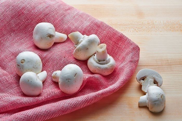 Organic Whole White Mushrooms - 8 Ounces